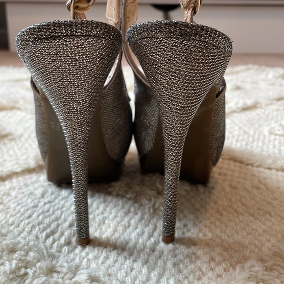 Guess pewter platform open toe heel size 7.5 - Picture 4 of 6